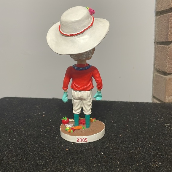 Mayor Hazel McCallion  200S gardening bubblehead - Picture 2 of 3